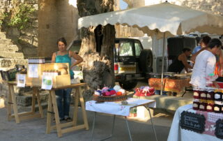 Marché paysan à Chassiers (Ardèche)