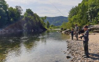 Initiation en famille à la Pêche au Coup avec Ardèche Pêche Aventure