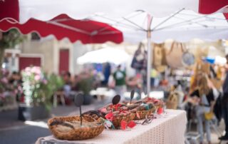 Marché Villeneuve de Berg Ardèche , marchés d'été, marché estivaux et nocturnes