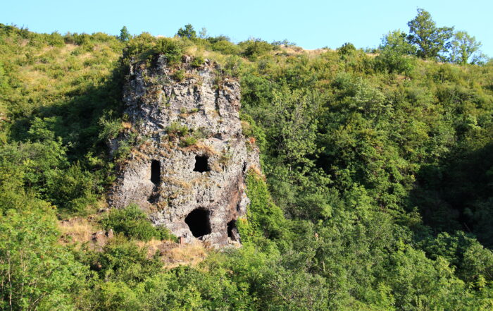 Balmes de Montbrun à St Gineys en Coiron, village d'Ardéche, Berg et Coiron