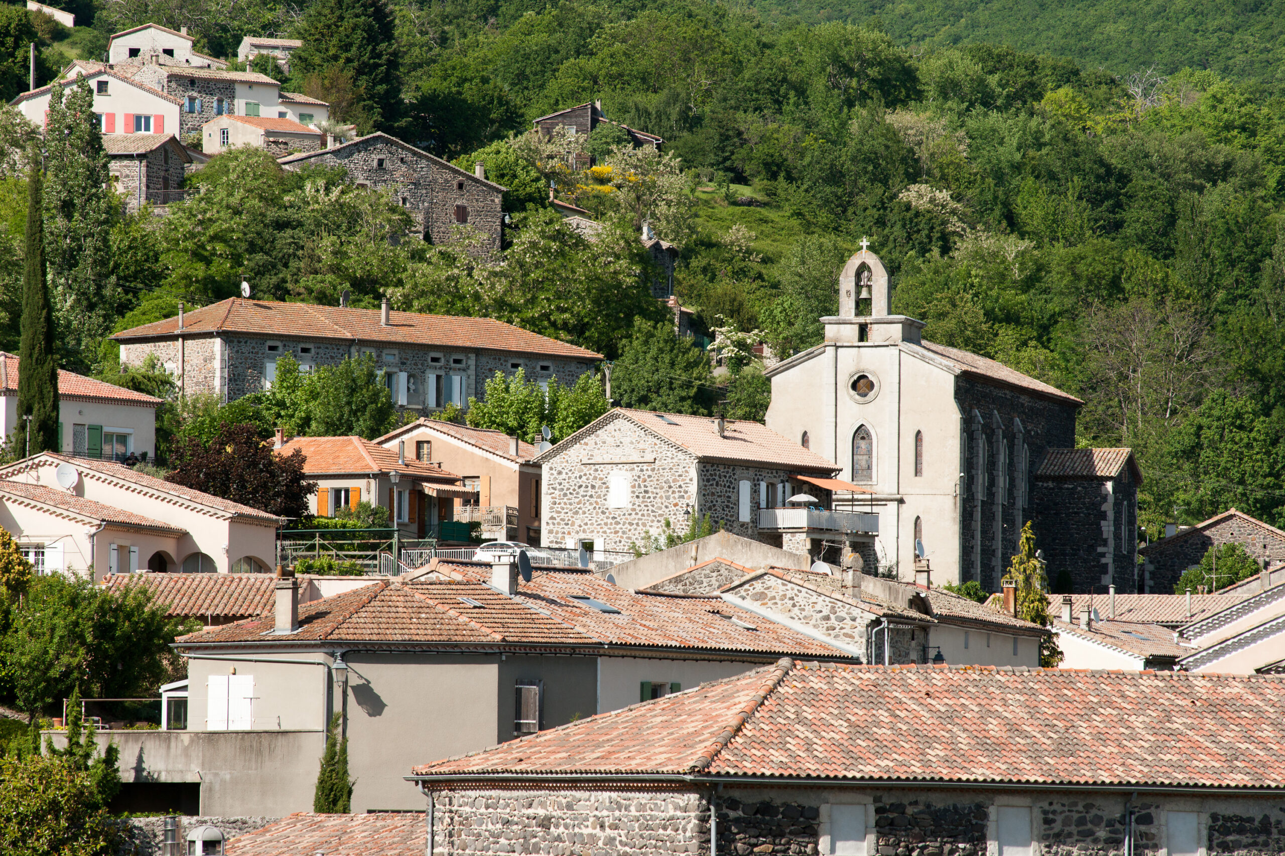 Village Darbres, dans le Coiron, en Ardèche, com com Berg et Coiron